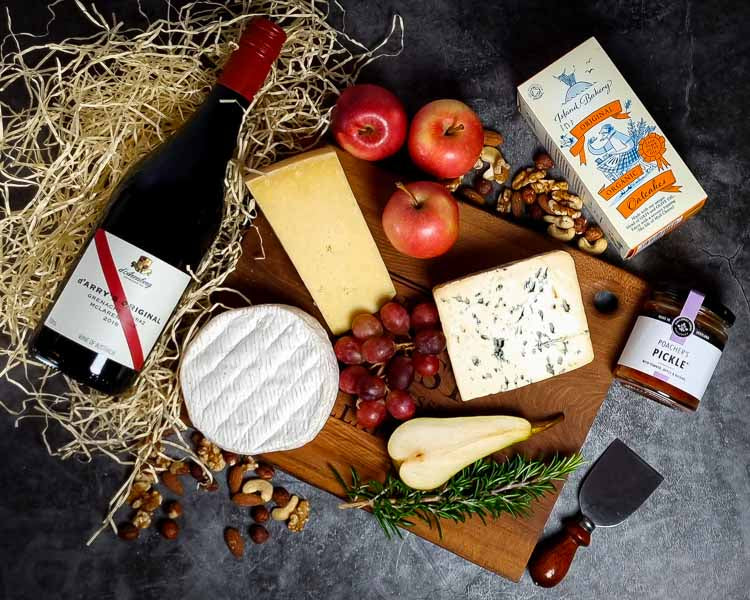 tipple and cheese red wine hamper
