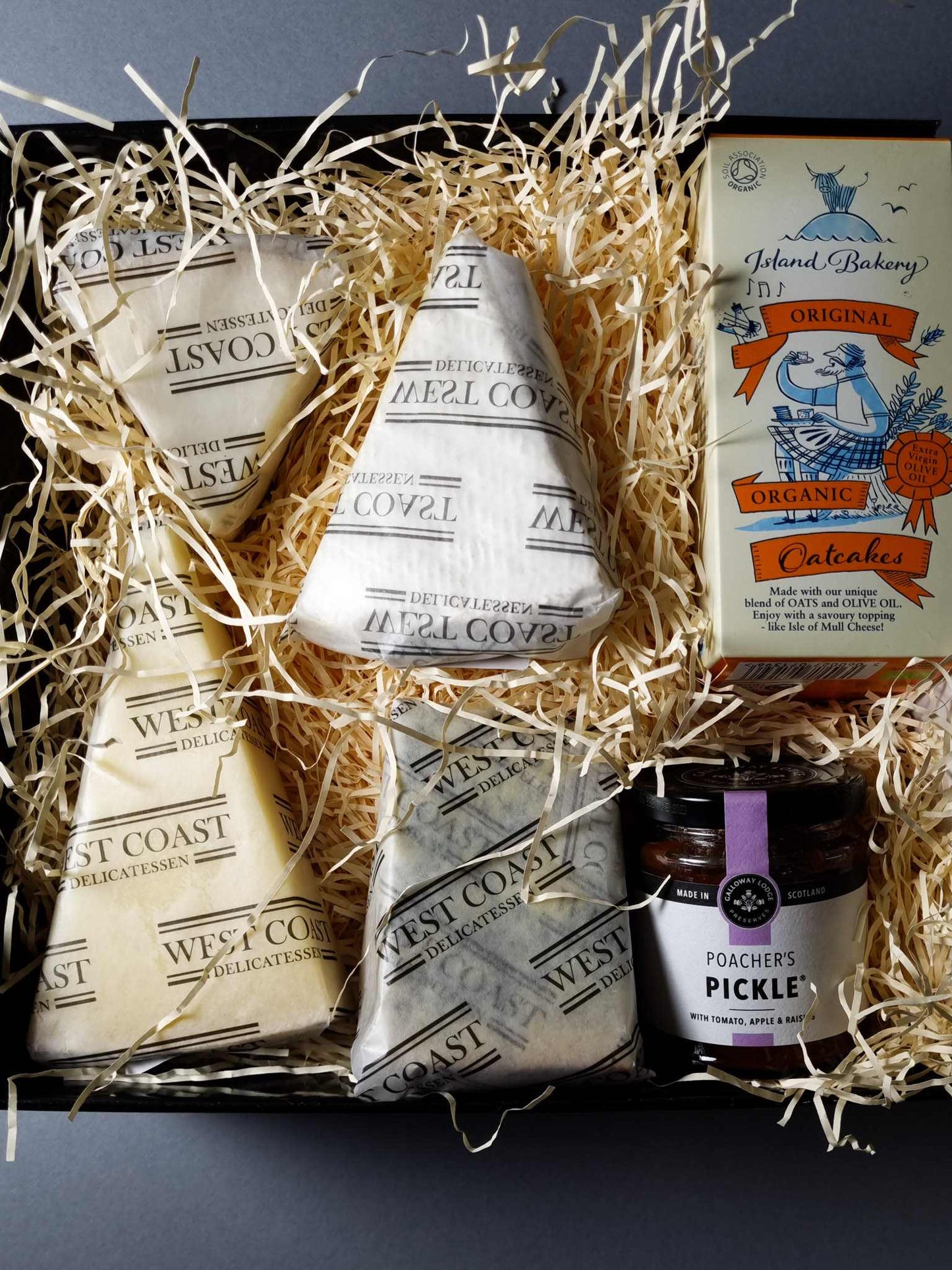 Cheese mongers choice subscription gift box